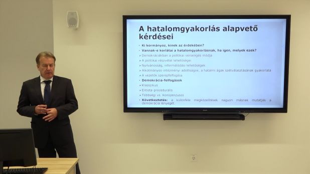 11. A demokratikus kormányzás gyakorlata és kihívásai 
